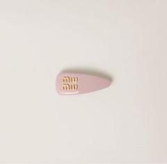 miumiuヘアピン ピンクベージュ最終値下げコメントお願い致します。 org.jpg