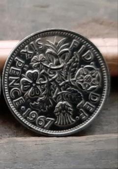 〒★英6ペンス硬貨x100枚★QE2世版流通品1954-1966年 楽天市場】【本物保障！】 幸福の6ペンスコイン 1954年〜1967年