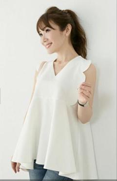 新品未使用♡lialaPG スカラップペプラム チューリップブラウス