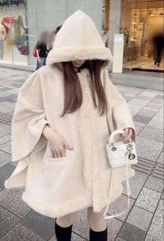 新品 Rady ファー付き ポンチョ ベージュ Mサイズ ⭐️Rady⭐️ファーポンチョ(バニラベージュ) - メルカリ