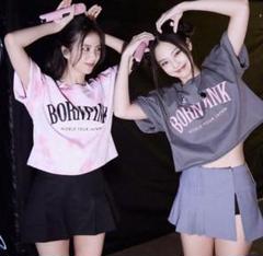 新品　BLACKPINK Tシャツ DEADLINE ショート丈Tシャツ　黒 Tシャツ -DEADLINE LOGO-（BLACK PIGMENT DYE）