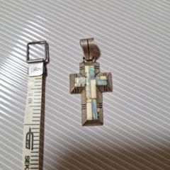 オパールシルバークロスペンダント