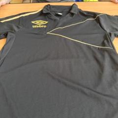古着ヴィンテージUmbro 黒 Vネックポロシャツ