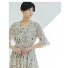 YECCA VECCA ラインフラワー柄プリーツワンピース