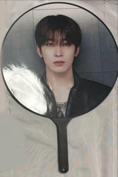 SEVENTEEN right here ウォヌ うちわ 新品未開封 SEVENTEEN ウォヌ WONWOO Right here うちわ - メルカリ