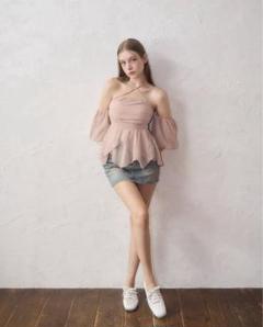【新品】Yilon イロン BIJOU OFFSHOULDER BLOUSE 新品】Yilon イロン BIJOU OFFSHOULDER BLOUSE - メルカリ