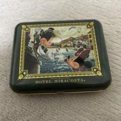 Louis Vuitton とコーチの小物入れ、おまけミラコスタアメニティ缶のみ Louis Vuitton とコーチの小物入れ、おまけミラコスタアメニティ