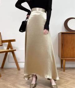 バックスリットハイウエストサテンフレアスカート　ゴールド
