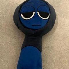 青いキャラクタークッション