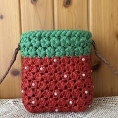 ＊甘いひとときを運ぶいちごポシェット＊ハンドメイド＊クラフトバンド＊