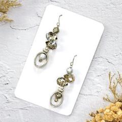 ピアス　イヤリング　グレーカットガラス　シルバー　アシメ　ハンドメイド