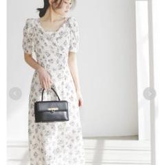 SNIDEL レーヨンカシュクールプリントワンピース