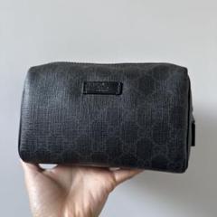 GUCCI ブラックレザーポーチ