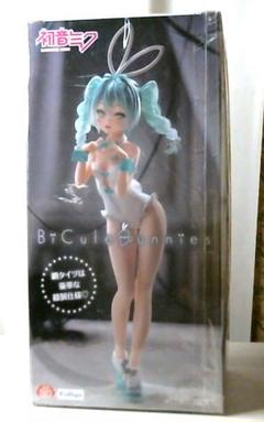 全信頼を寄せる 初音ミク×ラスカルが悪魔をイメージしたデザイン