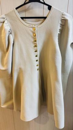 新品　カデュネ　ニットチュニック　ペプラム　イエロー　38サイズ　川上桃子さん 高い素材】 新品 カデュネ ニットチュニック ペプラム イエロー
