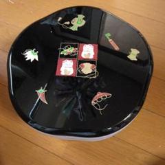 八角形の二段重箱 黒地 金色装飾 越前 金箔桜絵 角小箱 – 漆器 高翆