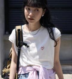 フリークスストアワンポイントハート刺繍 フレンチスリーブTシャツ　ホワイト