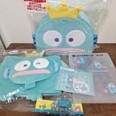 サンリオ当たりくじ　40thアニバーサリー　ハンギョドン　おしりバッジ　ガチャ ハンギョドン 40周年記念当りくじ 3月1日よりコンビニなどにて発売!