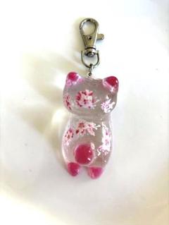 No 91 レジンキーホルダー 大きめの猫ちゃん 花柄 限定1個