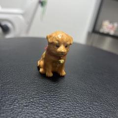 4.5cm 犬の木製 手乗りフィギュア 干支 小動物 置物 開運 赤い首輪付き