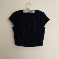 Nike クロップド丈Tシャツ 黒　XL ピタッとデザイン
