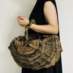 大きなバスケット アオツヅラフジとあけびのツルかご 存在感あり