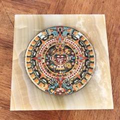 アステカ 太陽の石 アステカの暦石プレートメキシコカレンダー 金属製 レリーフ 太陽の石 - Wikipedia