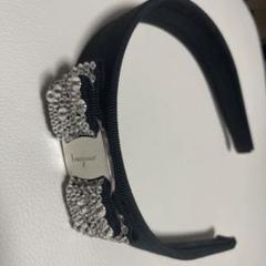 Ferragamo カチューシャ ビジュー ヴァラリボン blake Ferragamo カチューシャ ビジュー ヴァラリボン blake