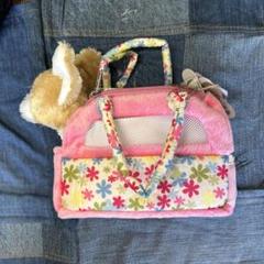 犬のぬいぐるみ付きピンク花柄バッグ　チワワ