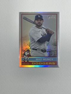 Max Muncy ボブルヘッド、ユニフォームセット（非売品） Max Muncy ボブルヘッド、ユニフォームセット（非売品）