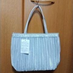 サテンプリーツ　サブバッグ　シルバー