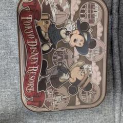 ディズニーの缶です