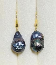 淡水パール　バロックパール　真珠　アボカド　玉虫色　ピアス　HJ