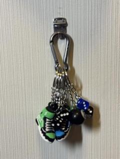 スニーカー型・サイコロ付きキーホルダーセット ストリート