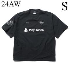 【再入荷】 AW24 PISTE S/S AIR DOT PlayStation FCRB ウェア