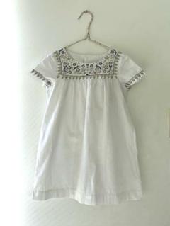 美品　bonpoint 刺繍ワンピース　8A