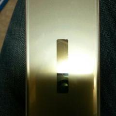 ガラホ(ガラケーの形をした、スマートフォン)