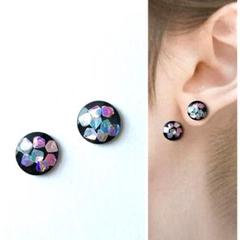 No.274ハンドメイドピアス　イヤリング　ノンホール　レジン　黒　虹色　ホロ