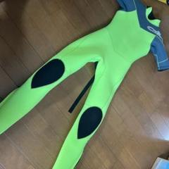 グリーン ウェットスーツ