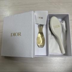 Dior プラチナ会員 バースデーギフト ヘアミストとブラシ Dior プラチナ会員 バースデーギフト ヘアミストとブラシ - メルカリ