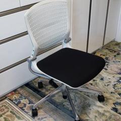 オカムラ　グラータミーティングチェア