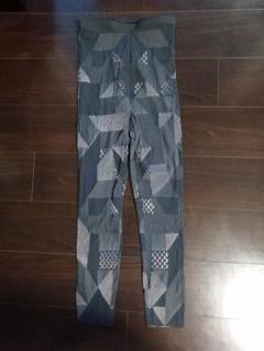 me ISSEY MIYAKE　スパッツ　F　ベージュ　54904 me ISSEY MIYAKE スパッツ F ベージュ 54904 - メルカリ