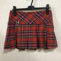未使用品タグ付き bershka 26インチ 赤チェックミニスカート Sサイズのサムネイル