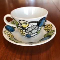 お値下げ⭐️グスタフスベリ　カップ＆ソーサー2客とお皿2枚のセット 値下げ⭐️グスタフスベリカップ＆ソーサー2客とお皿2枚のセット