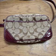 Coach ショルダーバッグ サコッシュ ベージュ/ワインレッド