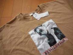 でかっガールサテン仕様＆後ろでかっ英字ロゴ×茶☆半袖・Ｔシャツ 【４Ｌ】