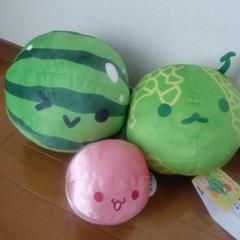 【 スイカゲーム　Sanrio　超BIGぬいぐるみ『3種セット』】 商品紹介 | 株式会社リアンキューラボ