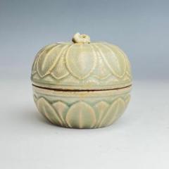 耀州窯 陰刻青磁蓋腕 合子 北宋時代 古玩 中国美術 唐物 擺件 311b 耀州窯 陰刻青磁蓋腕 合子 北宋時代 古玩 中国美術 唐物 擺件