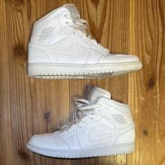 Nike Air Jordan 1 Mid WhitePure Platinumのサムネイル