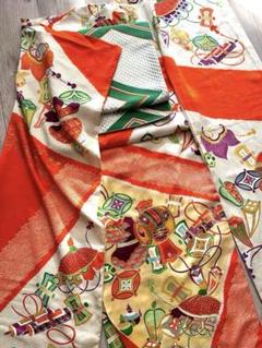 振袖 正絹 宝尽くし 吉祥文様 金駒刺繍 絞り 金箔 赤 広襟 古典柄 振袖 正絹 宝尽くし 吉祥文様 金駒刺繍 絞り 金箔 赤 広襟 古典柄